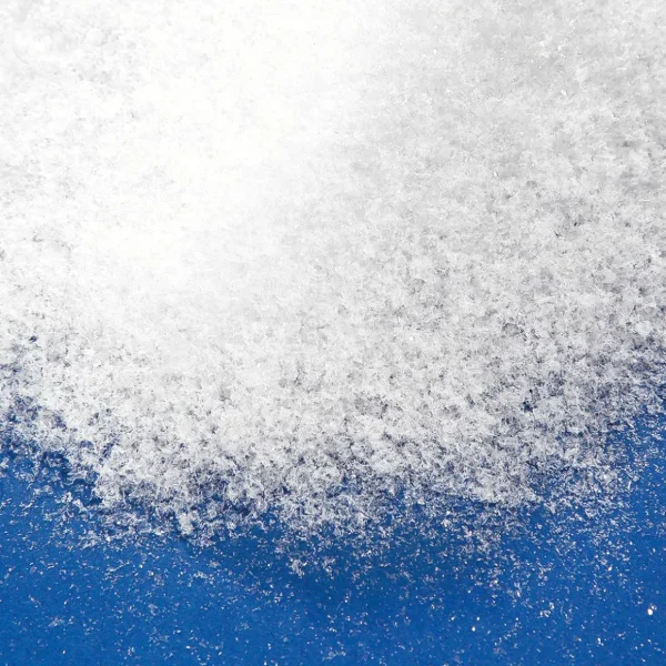 Streudeko | Winterdeko^DecoWoerner Deko-Kristallschnee, Schwer Entflammbar 140 G weiß