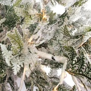 Winterdeko | Künstliche Weihnachtsbäume^DecoWoerner Hängender, Künstlicher Weihnachtsbaum Zeder Mit Beeisten Nadeln Und LED 300 Cm weiß