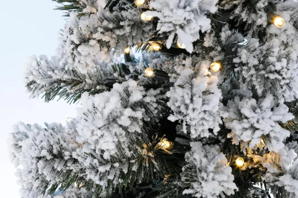 Künstliche Weihnachtsbäume^DecoWoerner Künstlicher, Schmaler Tannebaum, Beschneit Mit LED 240 Cm weiß