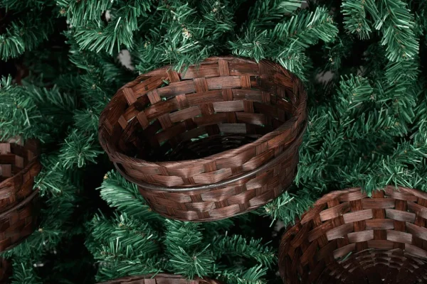 Künstliche Weihnachtsbäume^DecoWoerner Künstlicher Weihnachtsbaum Mit 20 Körben Für Geschenke Und Ware 195 Cm grün