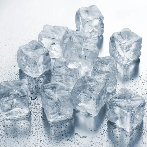 Streudeko | Winterdeko^DecoWoerner Kunststoff-Eiswürfel Lebensmittelecht, 12 Stück transparent
