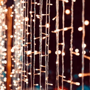 Weihnachtsbeleuchtung^DecoWoerner Lichtvorhang Schwarz 200 X 150cm, 300 LED Warm-weiß, IP44