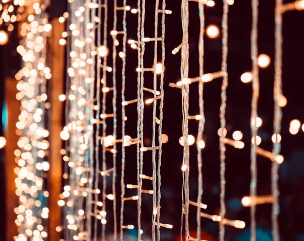 Weihnachtsbeleuchtung^DecoWoerner Lichtvorhang Schwarz 200 X 150cm, 300 LED Warm-weiß, IP44
