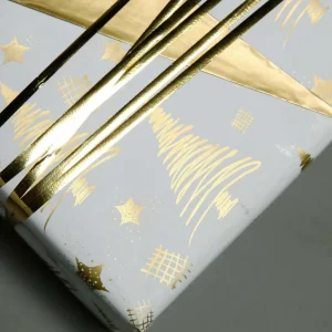 Geschenkpapier | Go Green - Nachhaltige Geschenkverpackung^DecoWoerner Nachhaltiges, Doppelseitiges Weihnachts-Geschenkpapier Mit Tannenbäumen & Sternen In – 50 M Geschenkpapier-Rolle gold