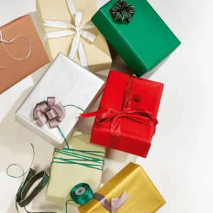 Geschenkpapier | Go Green - Nachhaltige Geschenkverpackung^DecoWoerner Recycelte Geschenkpapier-Rolle, 50 M, See grün