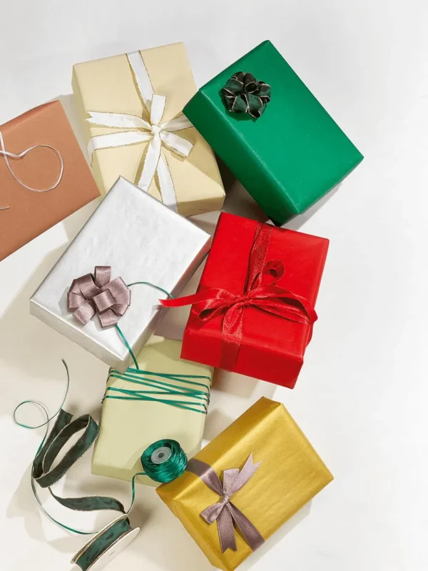 Geschenkpapier | Go Green - Nachhaltige Geschenkverpackung^DecoWoerner Recycelte Geschenkpapier-Rolle, 50 M, See grün