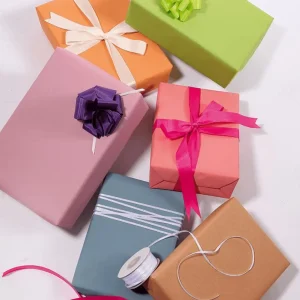 Geschenkpapier | Go Green - Nachhaltige Geschenkverpackung^DecoWoerner Recycelte Geschenkpapier-Rolle, 50m, Blass grün