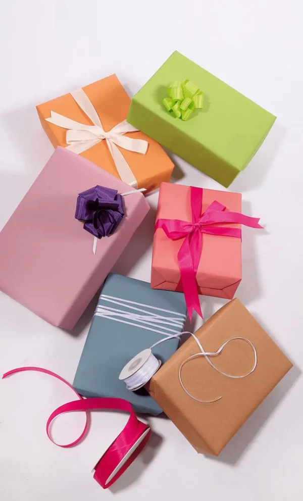 Geschenkpapier | Go Green - Nachhaltige Geschenkverpackung^DecoWoerner Recycelte Geschenkpapier-Rolle, 50m, Blass grün