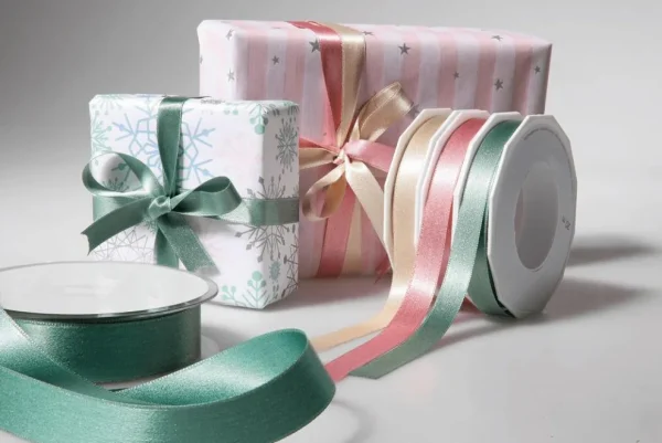 Geschenkband^DecoWoerner Satinband Glitter, 15 Mm, 20 M, Creme weiß