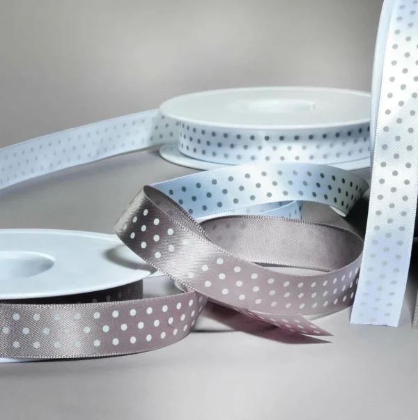 Geschenkband^DecoWoerner Satinband Mit Punkten, 15 Mm, 20 M, weiß