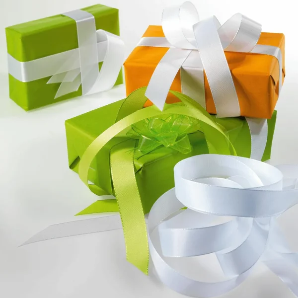 Geschenkband^DecoWoerner Taftband Mit Webkante 25 Mm, 50 M, Apfel grün