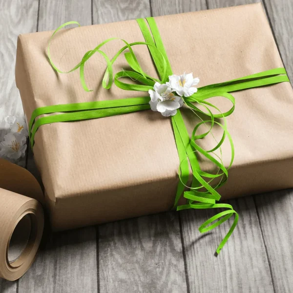 Geschenkband | Go Green - Nachhaltige Geschenkverpackung^DecoWoerner Umweltfreundliches Ringelband Aus Abbaubarem Material 10 Mm 100 M Apfel grün
