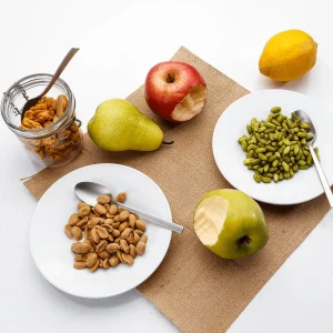 Obst & Früchte^DecoWoerner Walnuß-Kerne, Groß -Lebensmittel-Attrappe 100 G Beutel braun