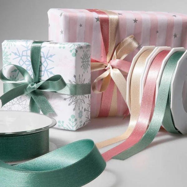 Geschenkpapier^DecoWoerner es Kraftpapier Mit Schneeflocken In Hellblau, Rosa, Silber & Mint – 50 M Geschenkpapier-Rolle weiß